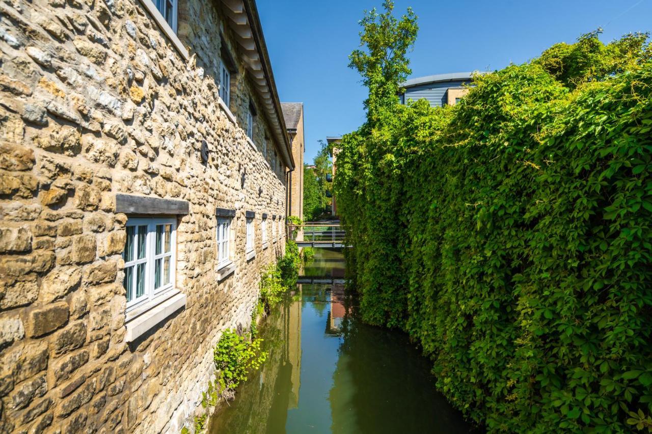 Central Waterside Oxford Luaran gambar